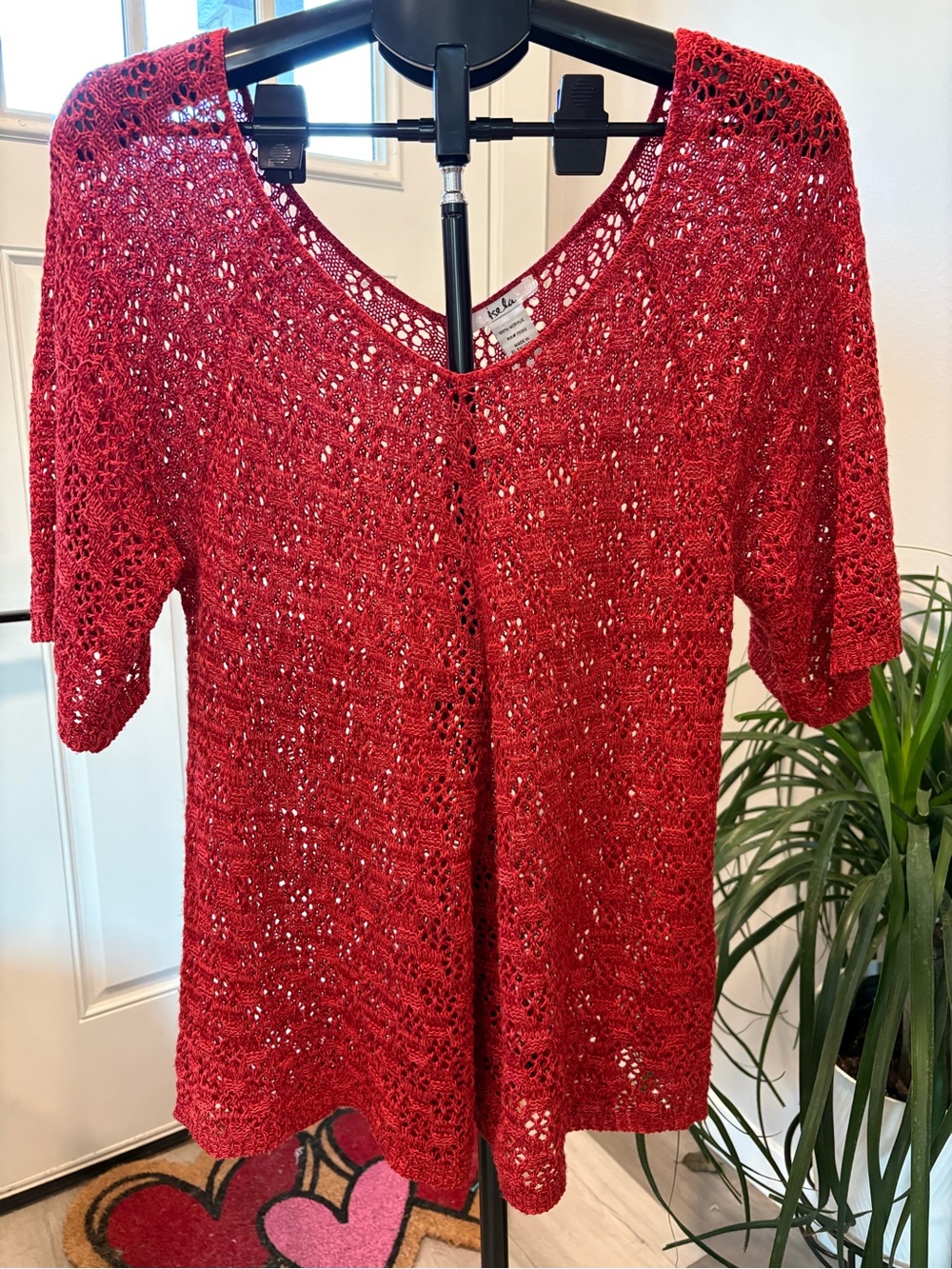Open-Knit V-Neck Short Sleeve Sweater — Red